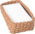 Cesto retangular castanho de tricot grosso com travesseiro branco