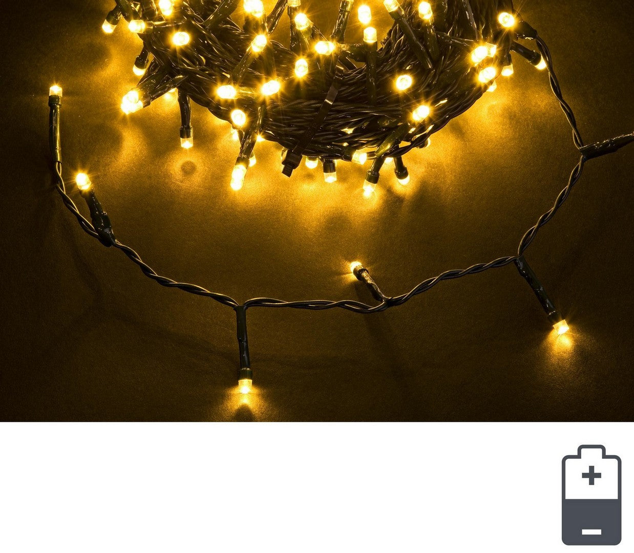 Cordão de luzes LED amarelas acesas com cabo preto