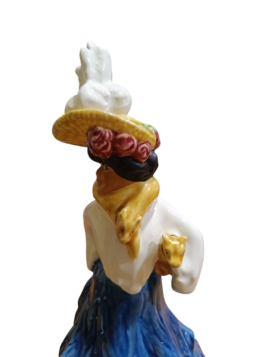 Figura de porcelana mulher com chapéu amarelo e pássaro