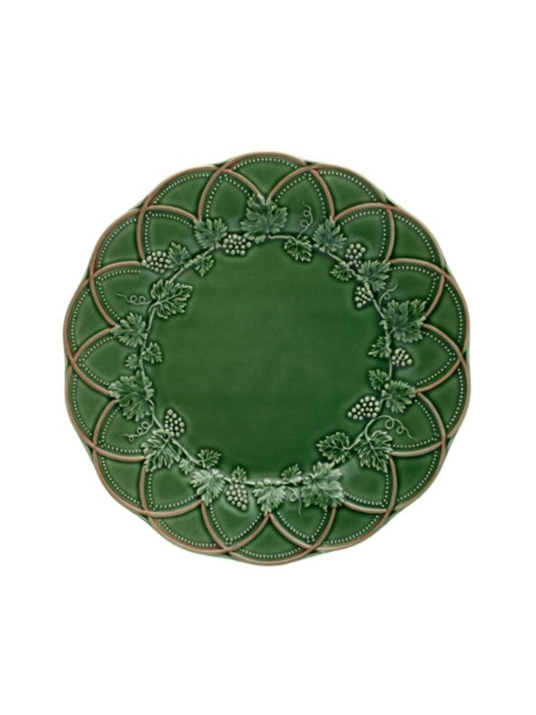 Prato cerâmico verde com decoração em relevo de folhas e uvas