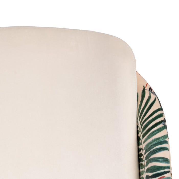 Almofada ou acolchoado creme com padrão de folhas coloridas na lateral