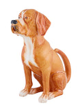 Estátua decorativa de cão sentado em cerâmica castanha e branca