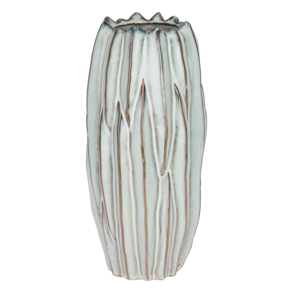 Vaso de cerâmica cinza com textura irregular e borda ondulada