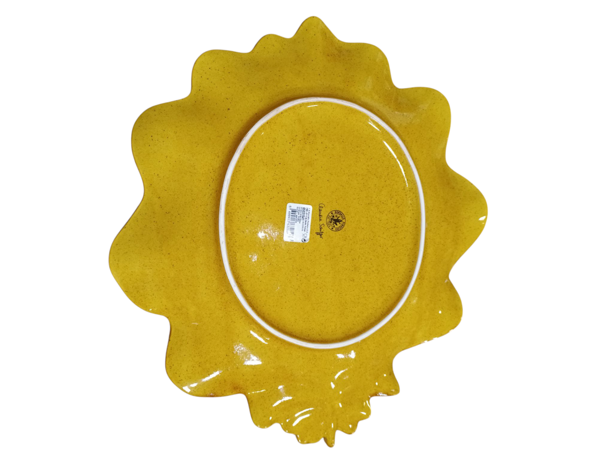 Prato cerâmico amarelo com bordas onduladas e etiqueta
