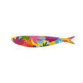 Peixe decorativo colorido com padrão de folhas.