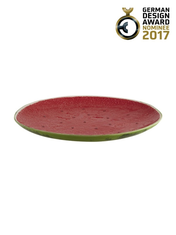 Prato redondo vermelho com borda verde e texto German Design Award Nominee 2017