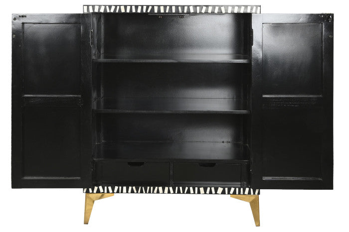 Armário preto com portas abertas e pernas douradas