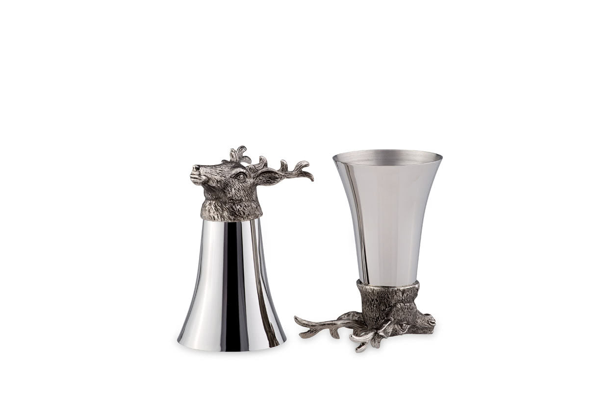 Conjunto campainha e copo metal prateado com decoração de veado