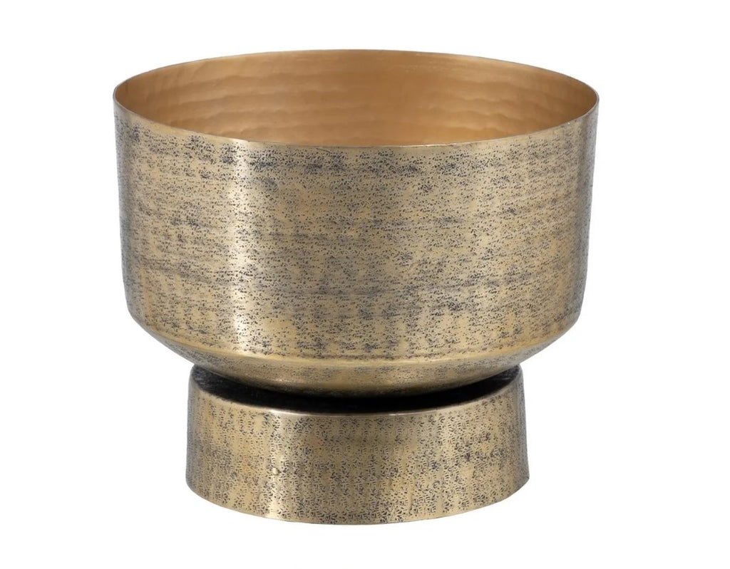 vaso metálico dourado envelhecido com textura martelada e base circular