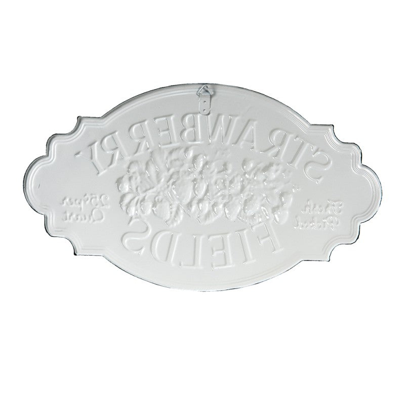 Placa decorativa branca em relevo com texto e desenho de morangos