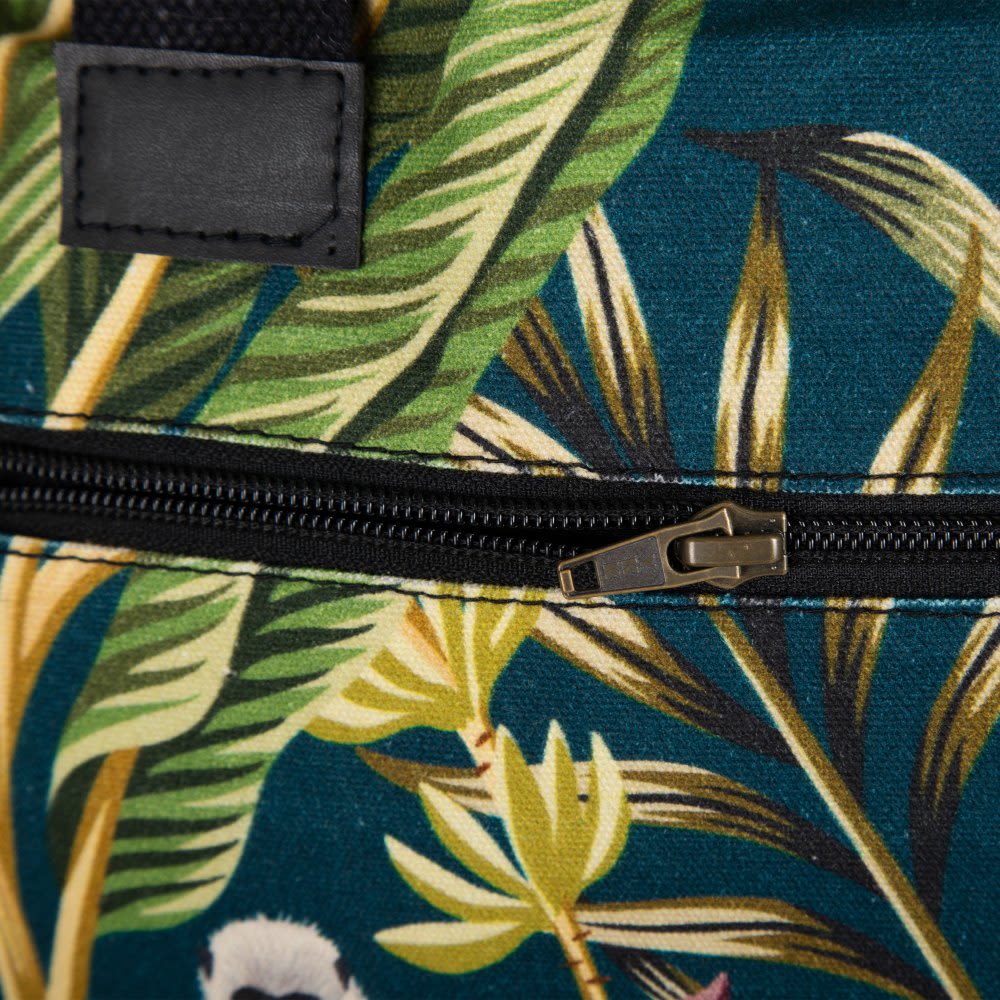 Bolsa com padrão tropical de folhas e fecho de correr preto