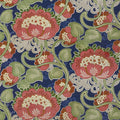 Tecido com padrão floral colorido em fundo azul escuro