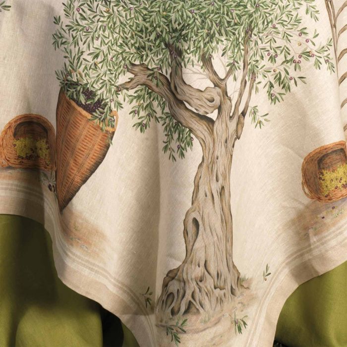 Tecido bege com estampa de árvore e cestos com plantas e borda verde