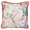 Almofada decorativa com estampa floral e borboletas, borda de franja cor tijolo