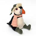 Pelúcia de papagaio-do-mar com gorro e cachecol