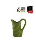 Jarro verde com relevo de folhas e asa, prémio German Design Award 2020
