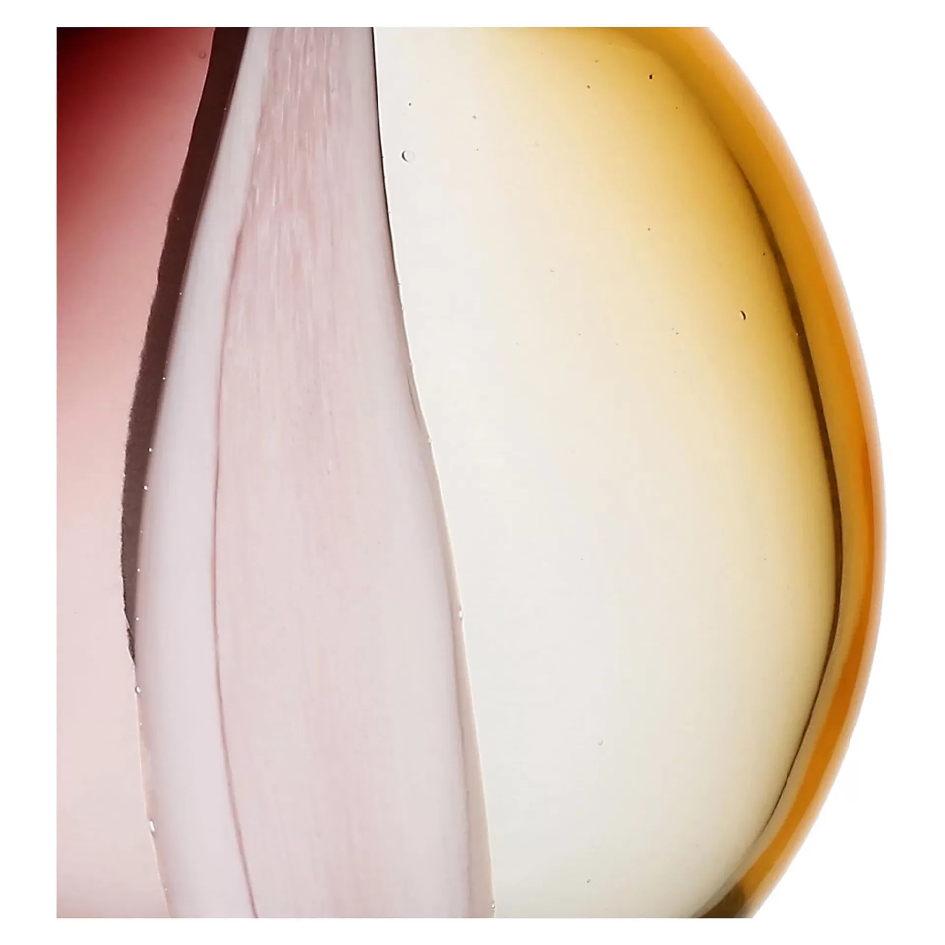 Pinceladas de tinta em tons rosa velho, branco e amarelo com textura
