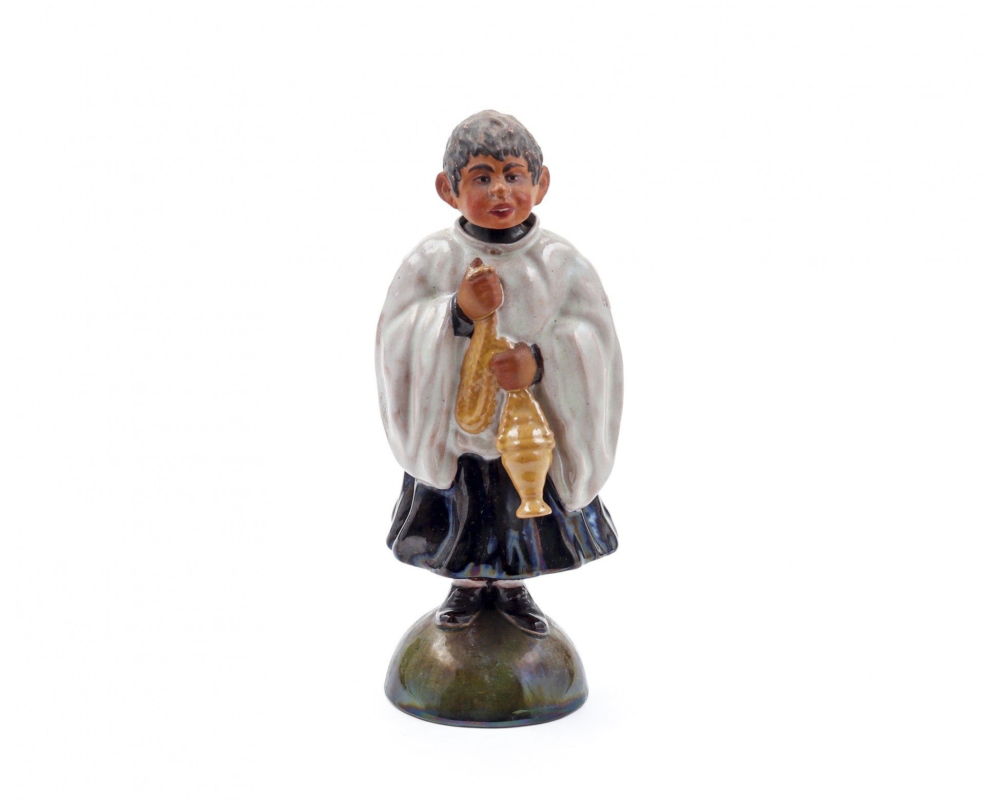 Figura decorativa de cerâmica com rapaz de túnica branca a segurar objeto dourado